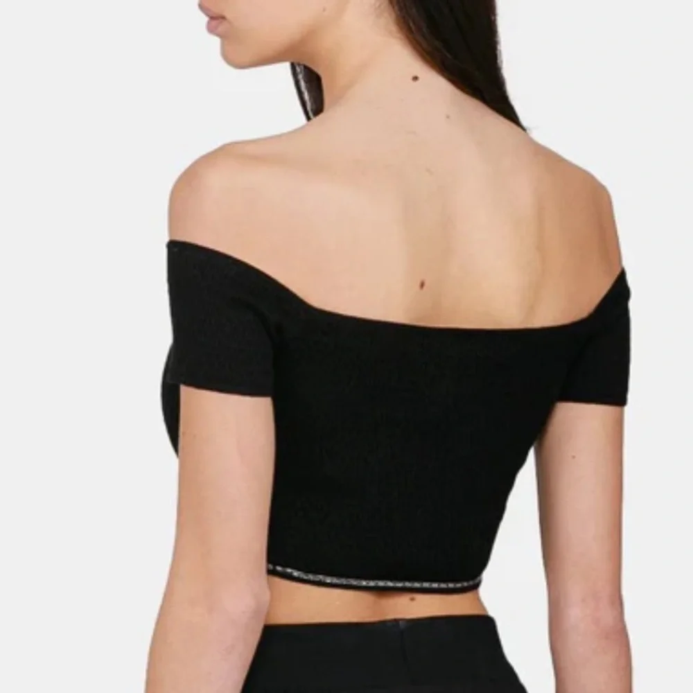 WELLDONE Smocked Off Shoulder Chain Crop Top Cami